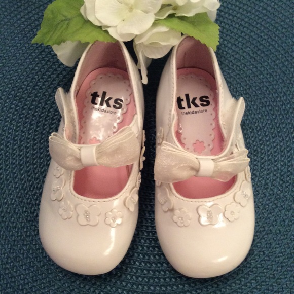 The Kids Store patent shoes. Size 4. - Picture 2 of 4